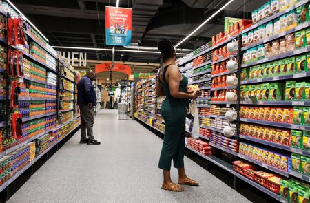 tagreuters.com2025binary_LYNXMPEL120GC-VIEWIMAGE