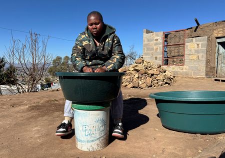 tagreuters.com2025binary_LYNXMPEL7028L-VIEWIMAGE