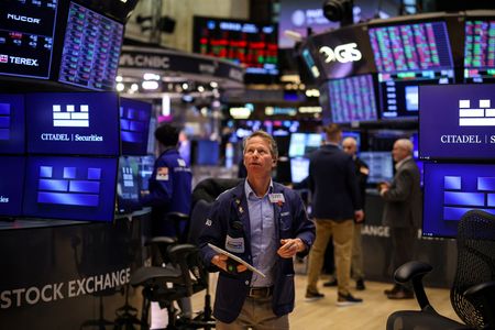 tagreuters.com2025binary_LYNXMPELB3183-VIEWIMAGE