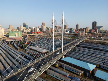 tagreuters.com2025binary_LYNXNPEL390NV-VIEWIMAGE