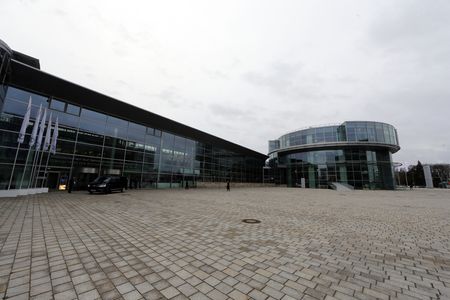 tagreuters.com2024binary_LYNXMPEK520E7-VIEWIMAGE