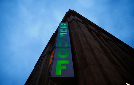 tagreuters.com2024binary_LYNXNPEK2P0HO-VIEWIMAGE