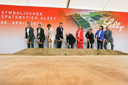 tagreuters.com2024binary_LYNXNPEK370M7-VIEWIMAGE