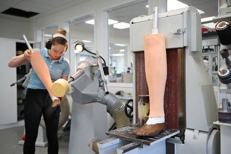 tagreuters.com2025binary_LYNXNPEL8E05N-VIEWIMAGE