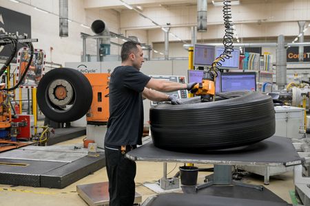 tagreuters.com2024binary_LYNXMPEK620VV-VIEWIMAGE