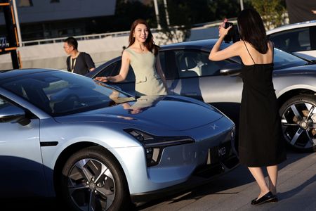 tagreuters.com2024binary_LYNXMPEK7Q0LZ-VIEWIMAGE