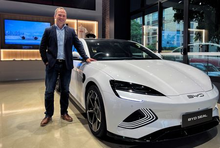 tagreuters.com2024binary_LYNXNPEK240SW-VIEWIMAGE