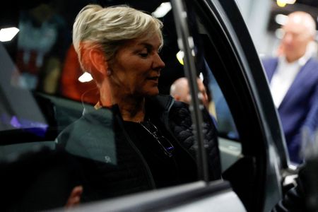 tagreuters.com2024binary_LYNXNPEK250Q4-VIEWIMAGE