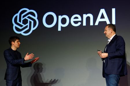 tagreuters.com2025binary_LYNXMPEL12078-VIEWIMAGE