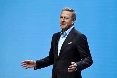 tagreuters.com2025binary_LYNXNPEL870G7-VIEWIMAGE