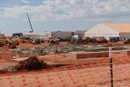 tagreuters.com2025binary_LYNXNPEL8N01S-VIEWIMAGE