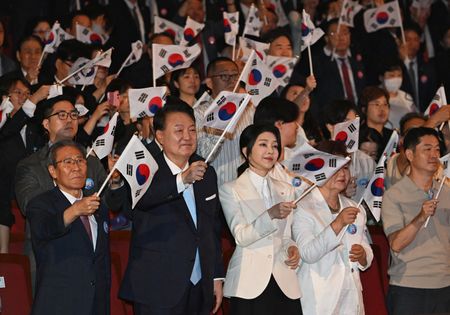 tagreuters.com2024binary_LYNXMPEK7E03D-VIEWIMAGE