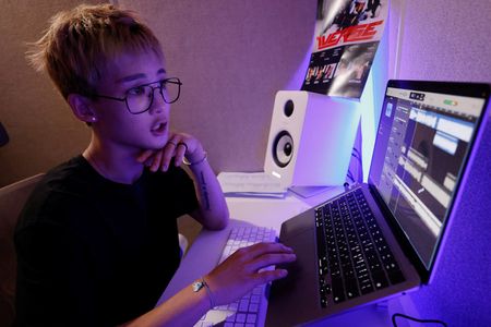 tagreuters.com2025binary_LYNXMPEL6H014-VIEWIMAGE