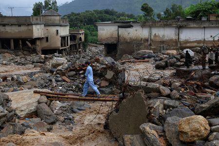 tagreuters.com2025binary_LYNXMPEL7H0DB-VIEWIMAGE