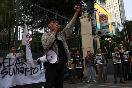 tagreuters.com2025binary_LYNXMPELA90IL-VIEWIMAGE