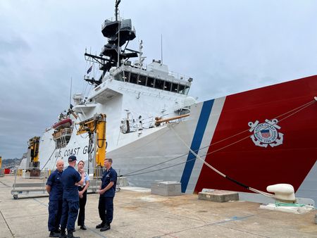 tagreuters.com2025binary_LYNXNPEL1O03F-VIEWIMAGE