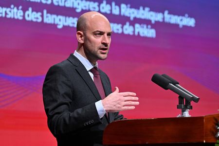 tagreuters.com2025binary_LYNXNPEL2Q04W-VIEWIMAGE