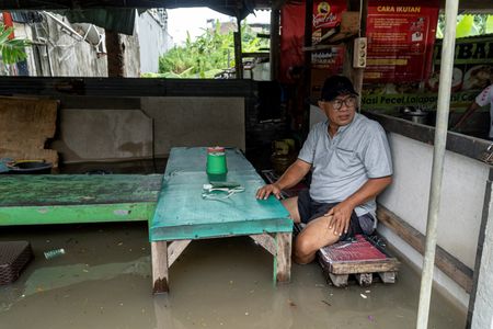 tagreuters.com2025binary_LYNXNPEL8909P-VIEWIMAGE