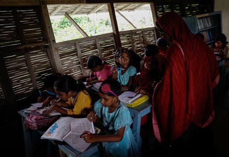 tagreuters.com2025binary_LYNXNPEL960HP-VIEWIMAGE