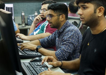 tagreuters.com2025binary_LYNXMPEL16021-VIEWIMAGE