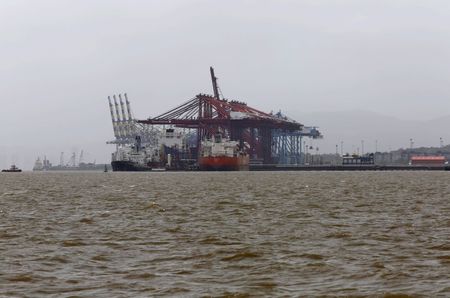 tagreuters.com2025binary_LYNXNPEL2O0BN-VIEWIMAGE