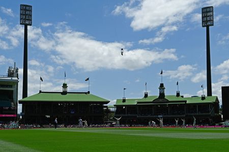 tagreuters.com2024binary_LYNXNPEK2P0AC-VIEWIMAGE