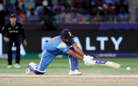 tagreuters.com2025binary_LYNXMPEL2806G-VIEWIMAGE