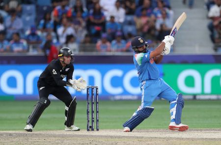 tagreuters.com2025binary_LYNXMPEL2806H-VIEWIMAGE