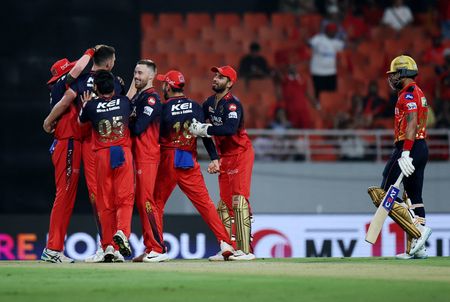 tagreuters.com2025binary_LYNXNPEL4T051-VIEWIMAGE