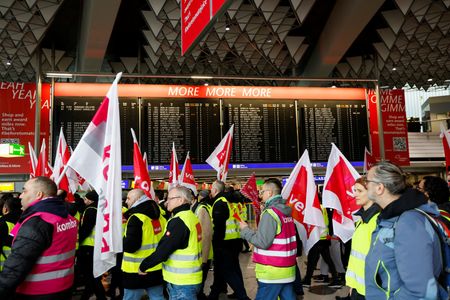 tagreuters.com2023binary_LYNXMPEJ2G081-VIEWIMAGE