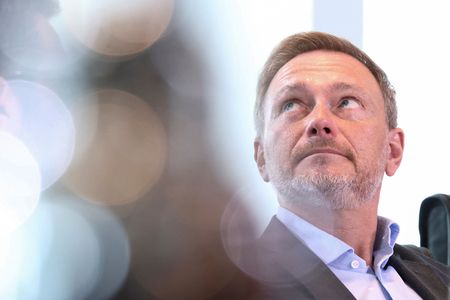 tagreuters.com2024binary_LYNXMPEK530BN-VIEWIMAGE