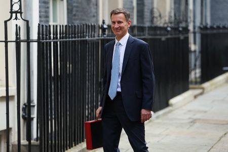 tagreuters.com2024binary_LYNXNPEK250I7-VIEWIMAGE