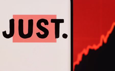 tagreuters.com2024binary_LYNXNPEK27076-VIEWIMAGE