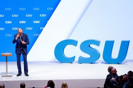 tagreuters.com2025binary_LYNXMPEL1D041-VIEWIMAGE