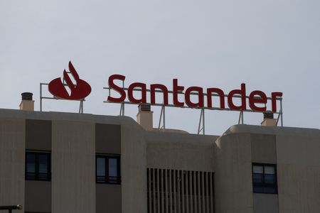 tagreuters.com2025binary_LYNXMPEL3T05R-VIEWIMAGE