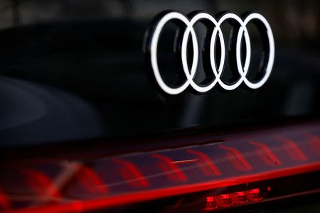 tagreuters.com2025binary_LYNXMPEL4809W-VIEWIMAGE