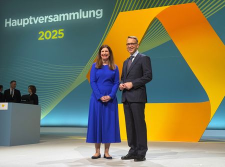 tagreuters.com2025binary_LYNXMPEL4E0FJ-VIEWIMAGE