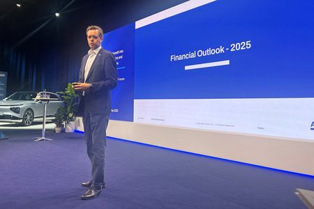 tagreuters.com2025binary_LYNXMPEL6206V-VIEWIMAGE