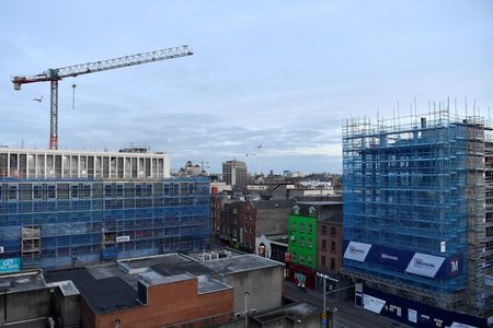 tagreuters.com2025binary_LYNXMPEL701CZ-VIEWIMAGE