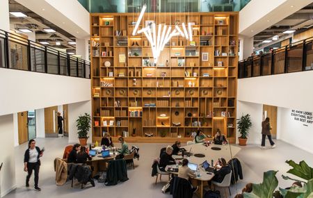 tagreuters.com2025binary_LYNXMPEL7I079-VIEWIMAGE