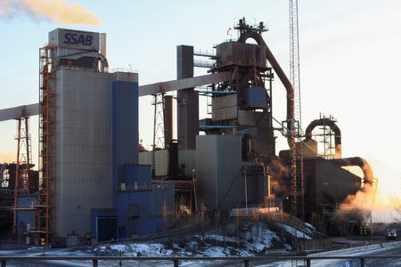 tagreuters.com2025binary_LYNXMPEL9L05Y-VIEWIMAGE