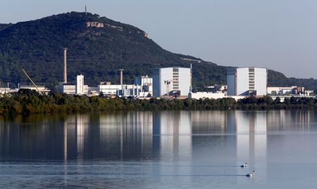 tagreuters.com2025binary_LYNXMPELA90JM-VIEWIMAGE