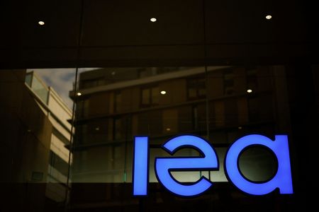 tagreuters.com2025binary_LYNXNPEL0S0SR-VIEWIMAGE