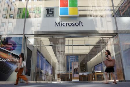 tagreuters.com2025binary_LYNXNPEL0T08R-VIEWIMAGE