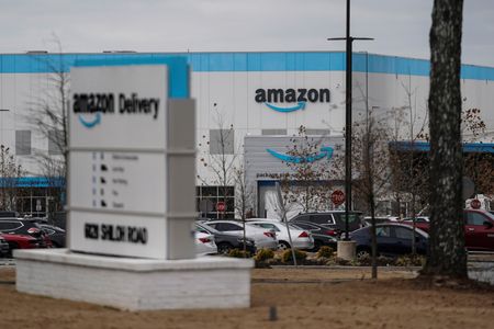 tagreuters.com2025binary_LYNXNPEL0T117-VIEWIMAGE