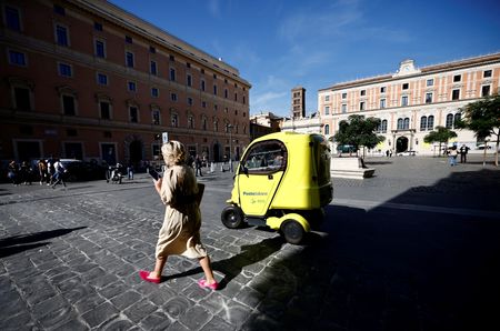 tagreuters.com2025binary_LYNXNPEL240Q7-VIEWIMAGE