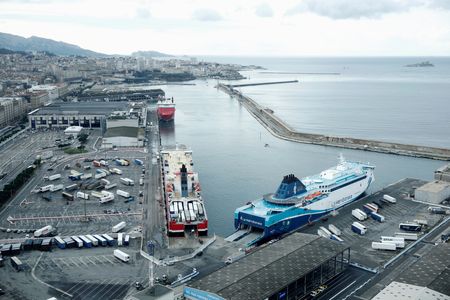 tagreuters.com2025binary_LYNXNPEL250ZT-VIEWIMAGE