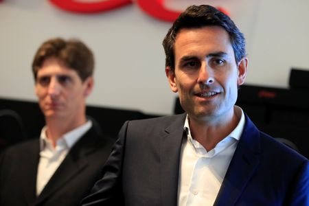 tagreuters.com2025binary_LYNXNPEL2O0EF-VIEWIMAGE