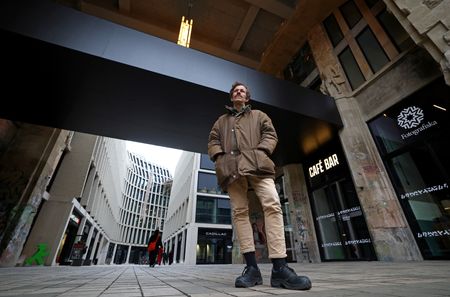 tagreuters.com2025binary_LYNXNPEL2S02D-VIEWIMAGE