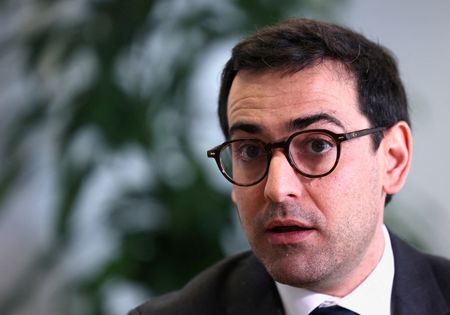 tagreuters.com2025binary_LYNXNPEL3606O-VIEWIMAGE